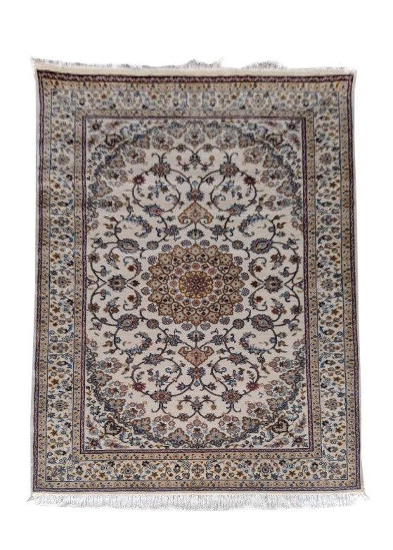 Persian Hand-Knotted Shiraz Rug - ETEREO New York